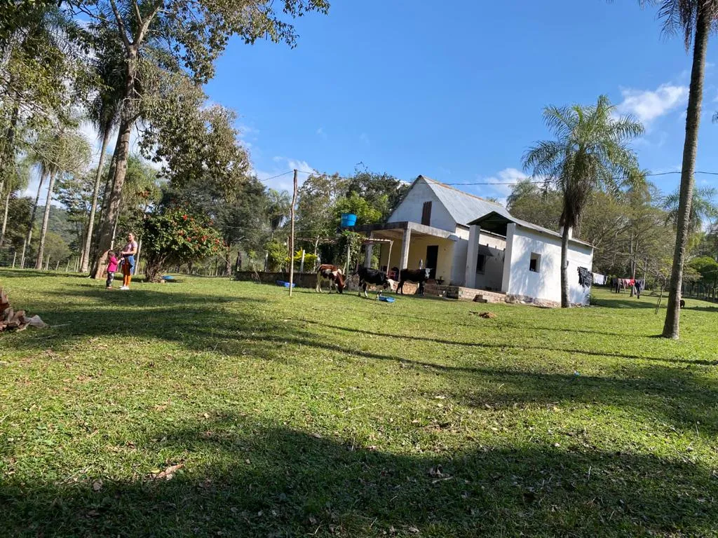 ESCOBAR, PARAGUARÍ: 63 INIGUALEBLES HAS, PROX. RUTA, PANORÁMICA, ARROYOS, CASCADAS, HOTEL — foto 2