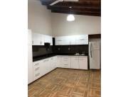 Hermosa casa en venta en Encarnación. Barrio María Auxiliadora. Encarnación