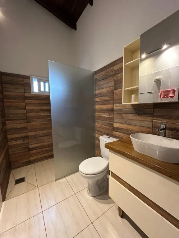 Hermosa casa en venta en Encarnación. Barrio María Auxiliadora. Encarnación — foto 3
