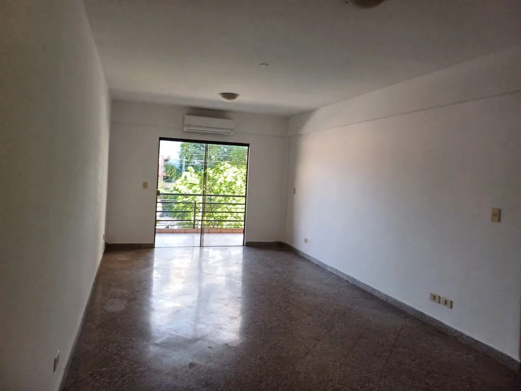 HERMOSO DEPARTAMENTO EN BARRIO HERRERA!! — foto 2
