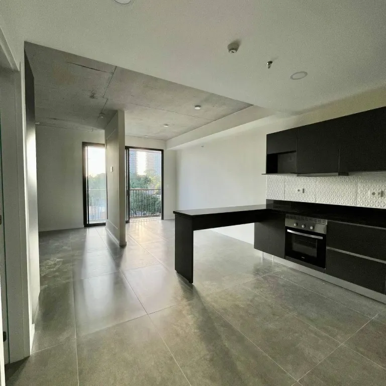 VENDO AMPLIO LOFT DEPARTAMENTO A ESTRENAR SOBRE MOLAS LOPEZ BARRIO MBURUCUYA — foto 2