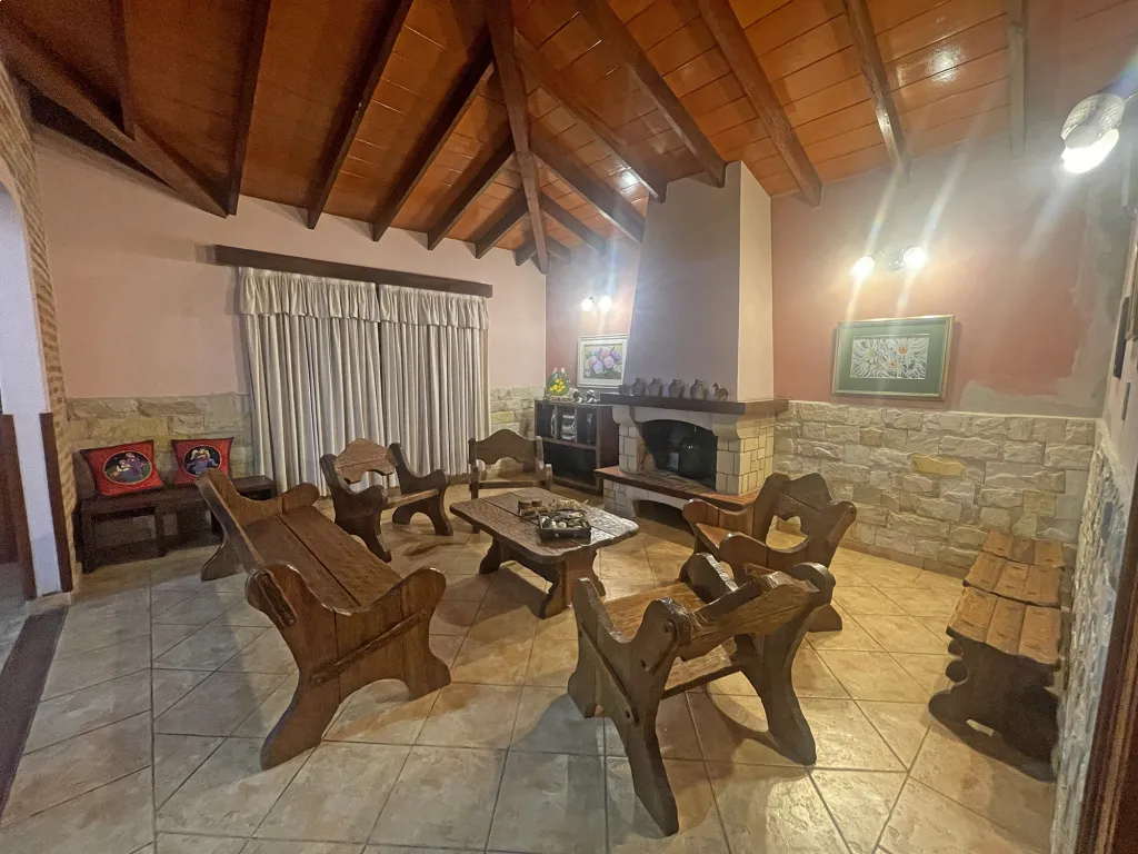 VENDO HERMOSO CHALET EN ESQUINA — foto 3