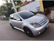 Toyota IST 2004 la