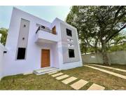 DUPLEX CON 3 DORMITORIOS EN VENTA - LUQUE