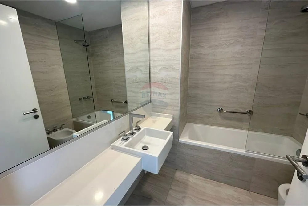 EN ALQUILER EXCLUSIVO DEPARTAMENTO EN EL EMINENT — foto 2