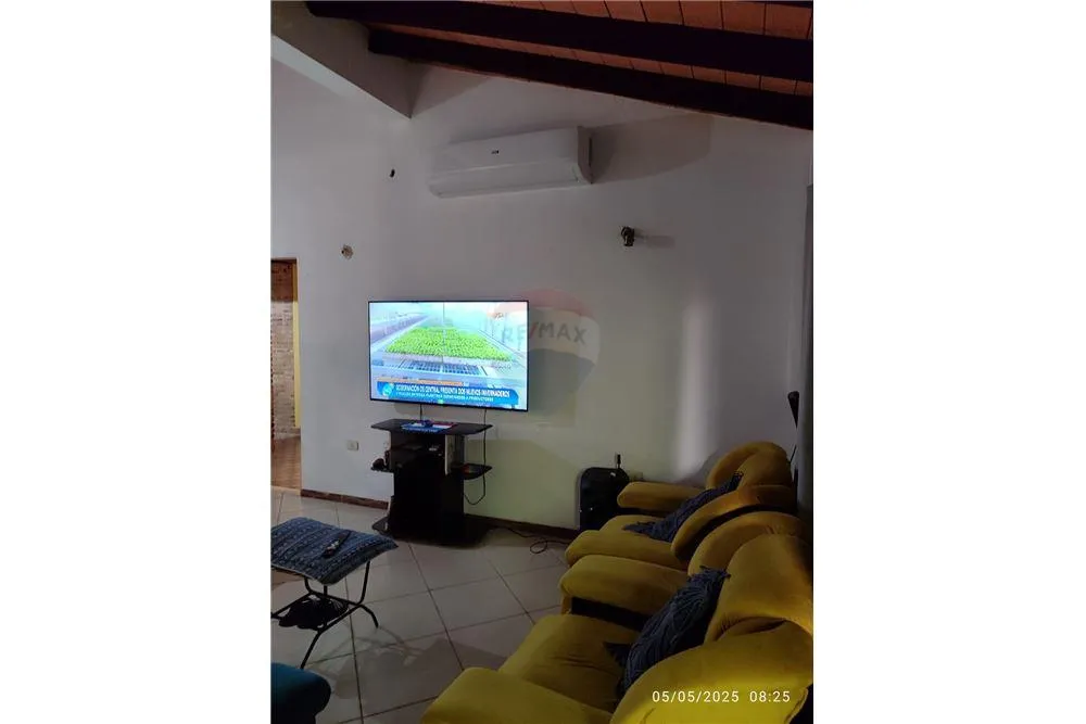 VENDO HERMOSA CASA EN LUQUE- LOMA MERLO — foto 2