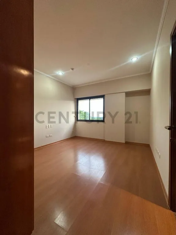 Departamento de 3 Habitaciones con Área de servicio En Alquiler — foto 2