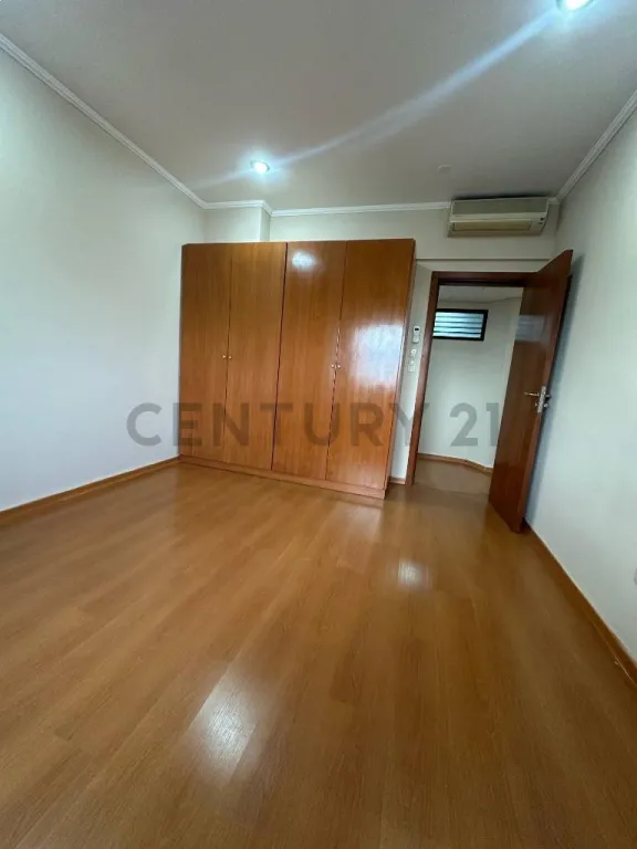 Departamento de 3 Habitaciones con Área de servicio En Alquiler — foto 3