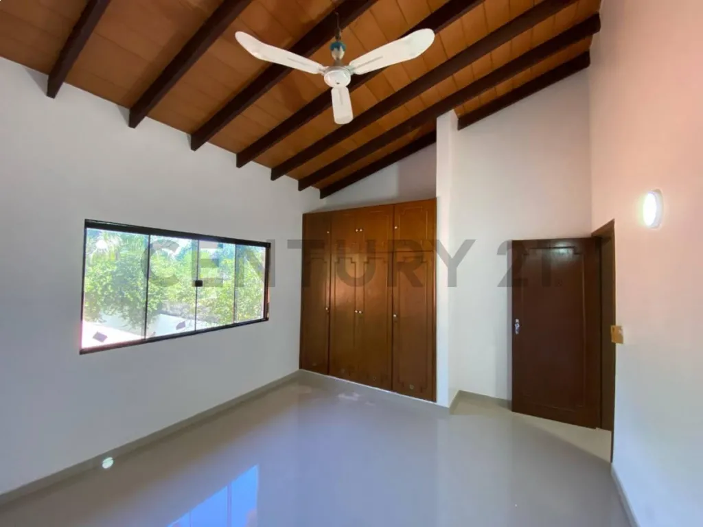 HERMOSA CASA EN BARRIO JARA EN VENTA — foto 3