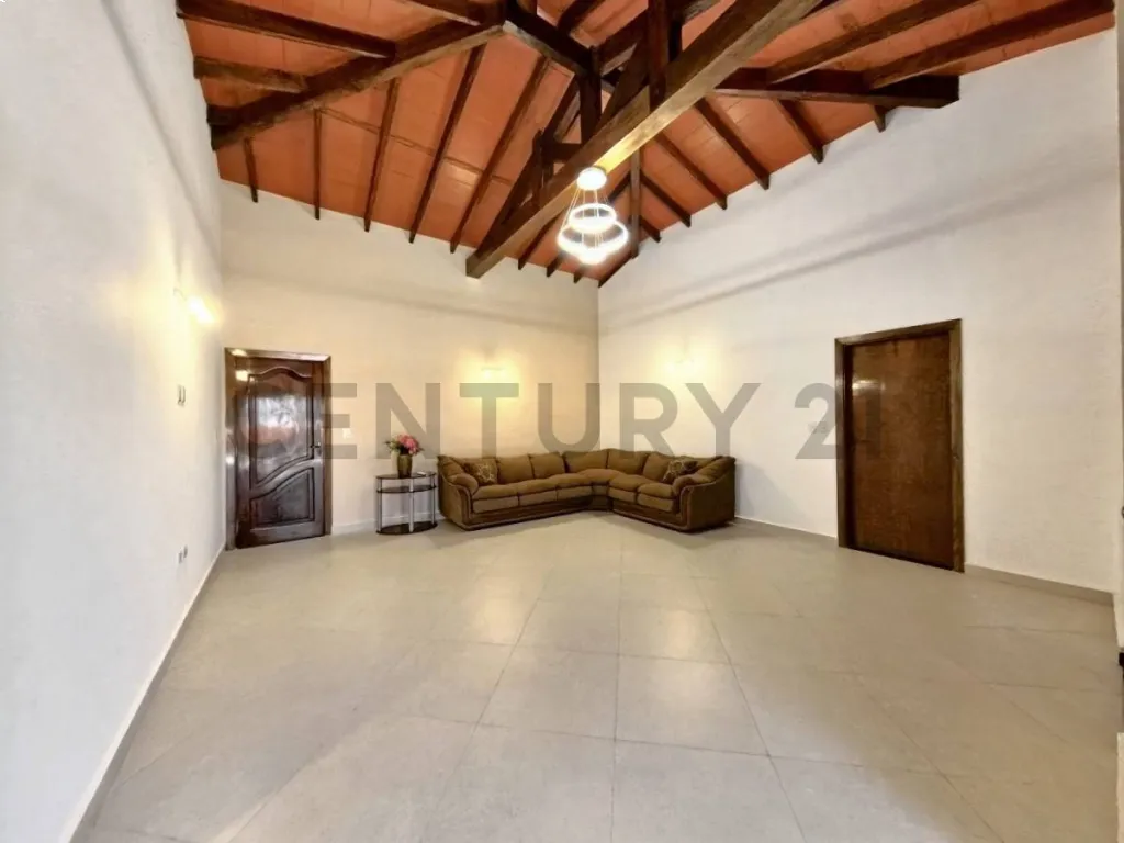 RESIDENCIA EN LAMBARE ZONA CANAL 13 EN VENTA — foto 2