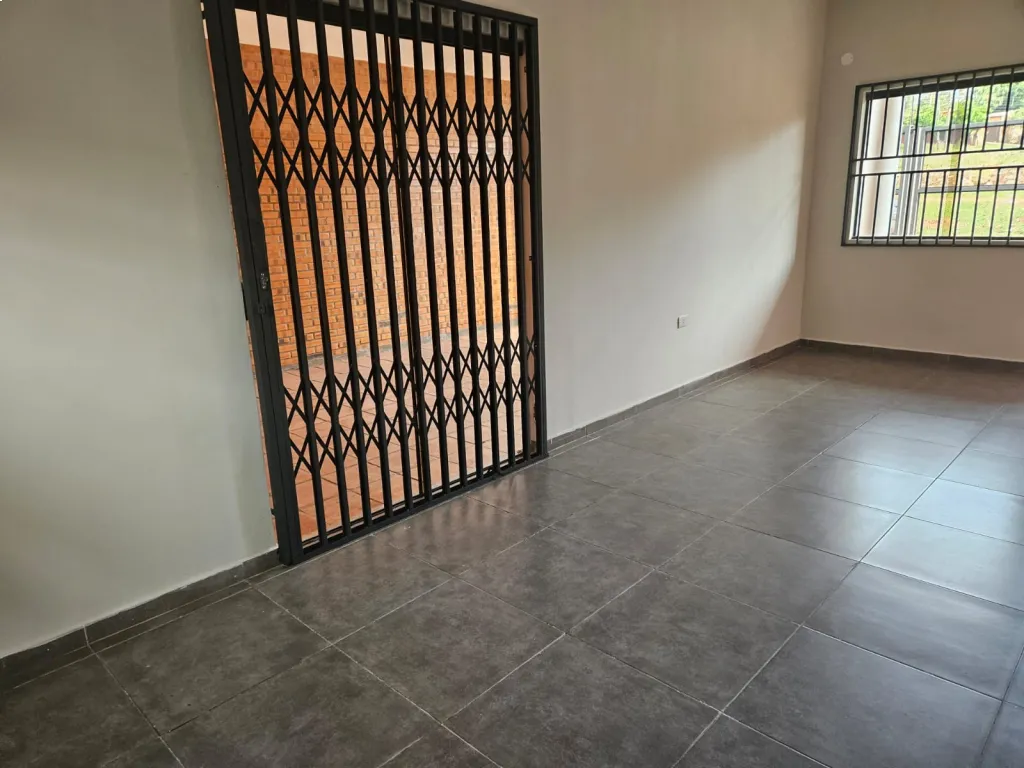 Vendo Chalet a Extrenar Ñemby — foto 3