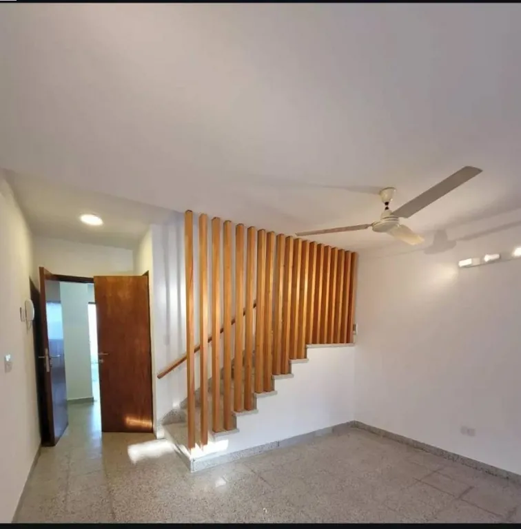ALQUILO DUPLEX DE 2 DORMITORIOS EN CONDOMINIO - MBURUCUYA — foto 2