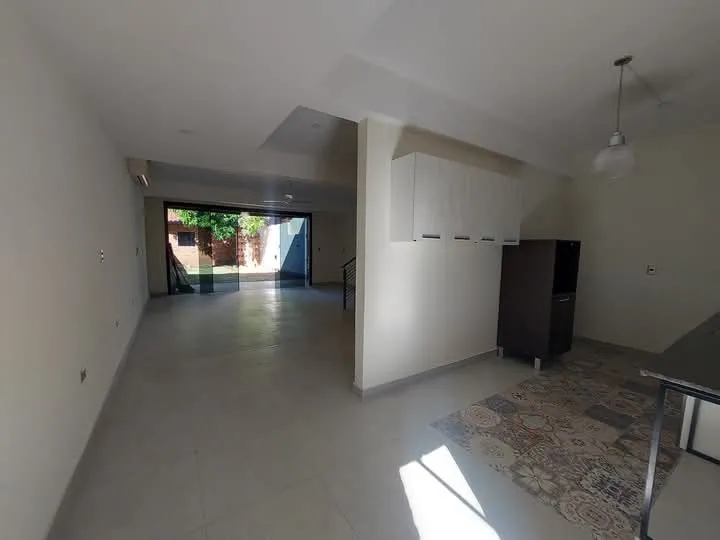 ALQUILO DUPLEX EN LUQUE 4TO BARRIO COD 5537 — foto 3