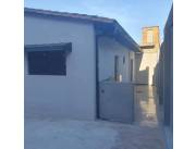 ALQUILO CASA EN LUQUE ZONA LUISITO COD 4765 I