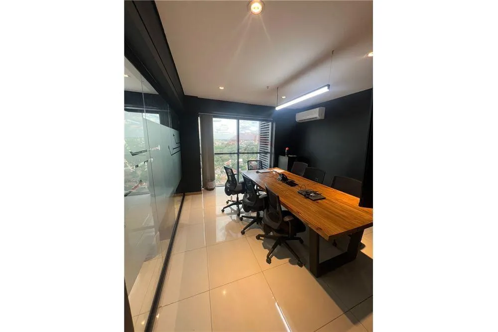 ALQUILO OFICINA SOBRE AVIADORES 136 M2 — foto 2