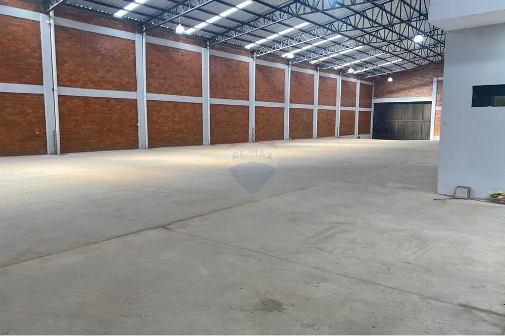 ALQUILO DEPOSITO EN MARIANO ROQUE ALONSO 1.500 M2 — photo 3