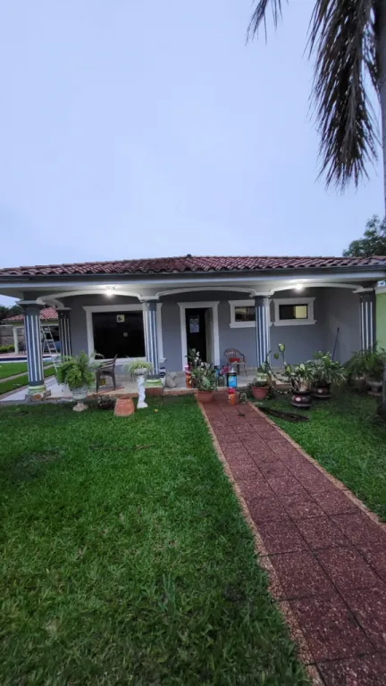 Encantadora Casa Quinta totalmente amoblado en venta en M.R.A — foto 2