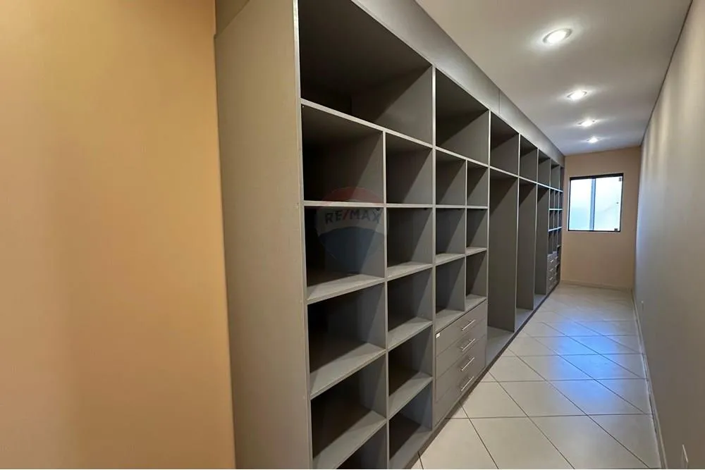 VENDO RESIDENCIA EN LAMBARÉ – BARRIO VALLE APU’A — foto 2