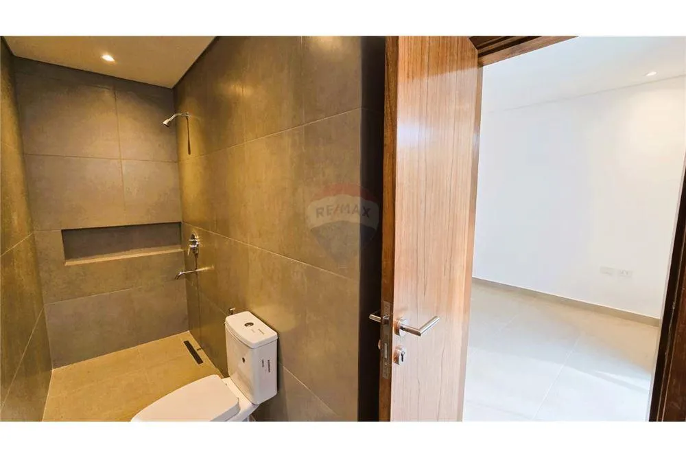 ALQUILO DUPLEX FAMILIAR A ESTRENAR EN LAMBARÉ — foto 2