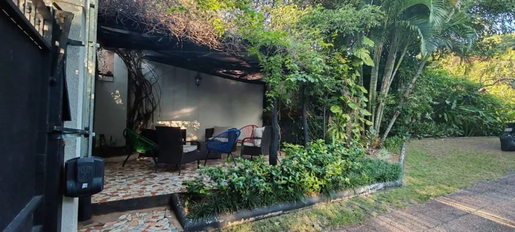 RESIDENCIA EN VENTA - LUQUE BELLA VISTA — foto 2
