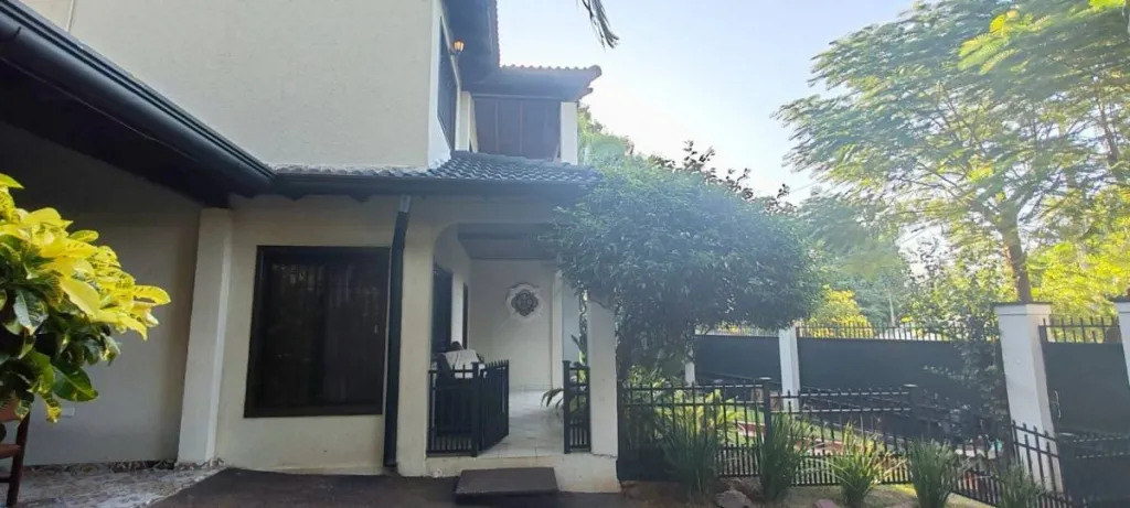 RESIDENCIA EN VENTA - LUQUE BELLA VISTA — foto 3