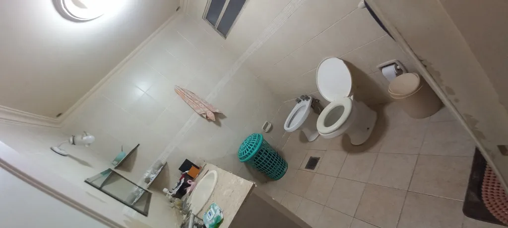 ALQUILO AMPLIA CASA CON EXCELENTE UBICACIÓN — foto 3