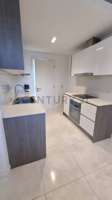 DEPARTAMENTO DE 3 DORMITORIOS EN EL LUJOSO EDIF. EMINENT EN VENTA — foto 2