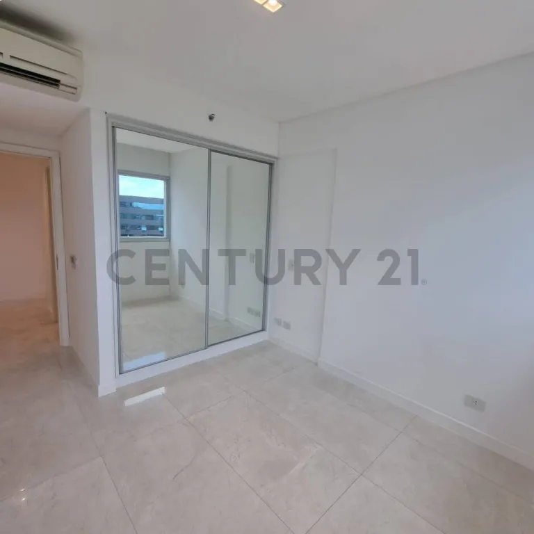 DEPARTAMENTO DE 3 DORMITORIOS EN EL LUJOSO EDIF. EMINENT EN VENTA — foto 3