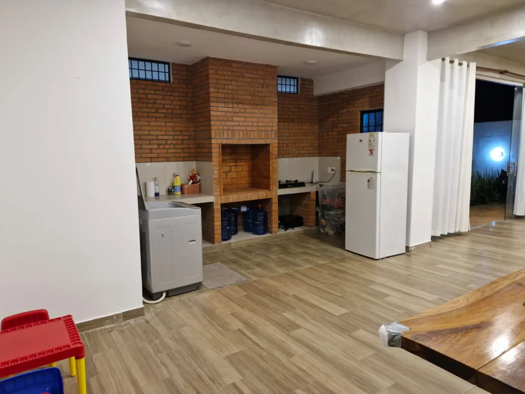 VENDO CASA AMOBLADA EN LA CIUDAD DE SAN BERNARDINO — Foto 3