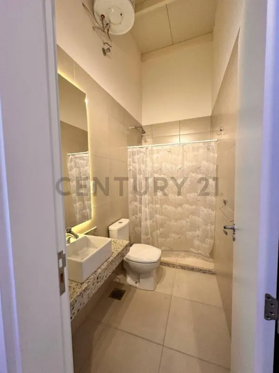 DUPLEX de 2 dorm en barrio cerrado en LOMA MERLO LUQUE EN VENTA — foto 3