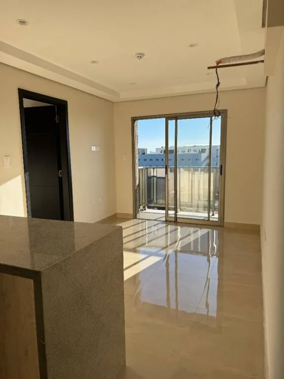 Alquilo departamento a estrenar se una habitación en LUQUE — foto 2