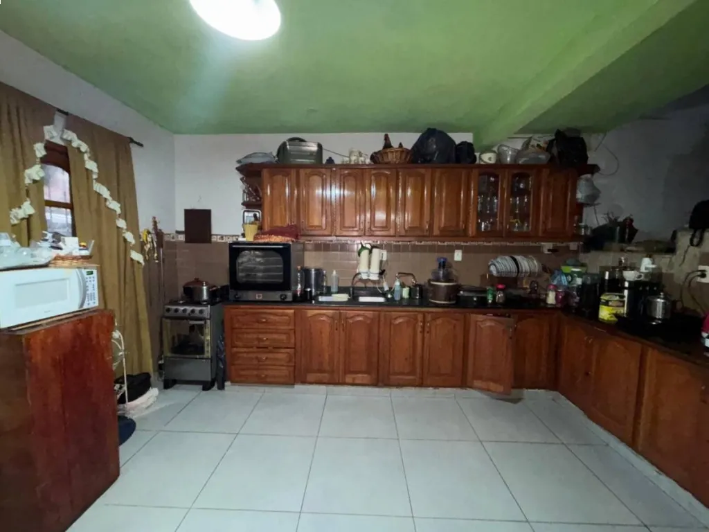 VENDO CASA EN PLENO CENTRO DE LUQUE — foto 2