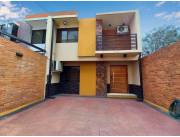 VENDO DÚPLEX C/ PISCINA EN LAMBARÉ‼