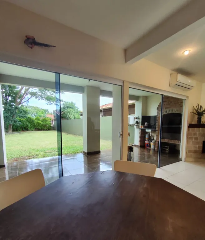 Vendo Casa de 4 dormitorios en Lambare zona Avda Bonifacio Ovando y Superseis Cacique — foto 3