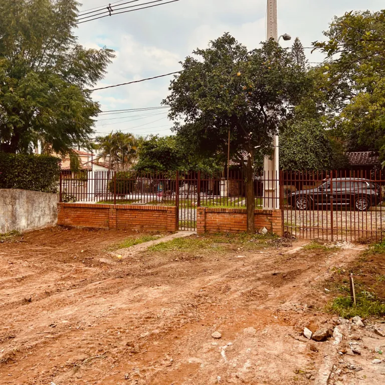 VENDO TERRENO ZONA COLEGIO GEOTHE — foto 3