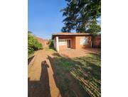 Vendo Casa de 2 dormitorios en zona Aeropuerto Internacional de Luque A PRECIO DE TERRENO