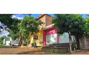Vendo casa con salones comerciales en Pte Franco