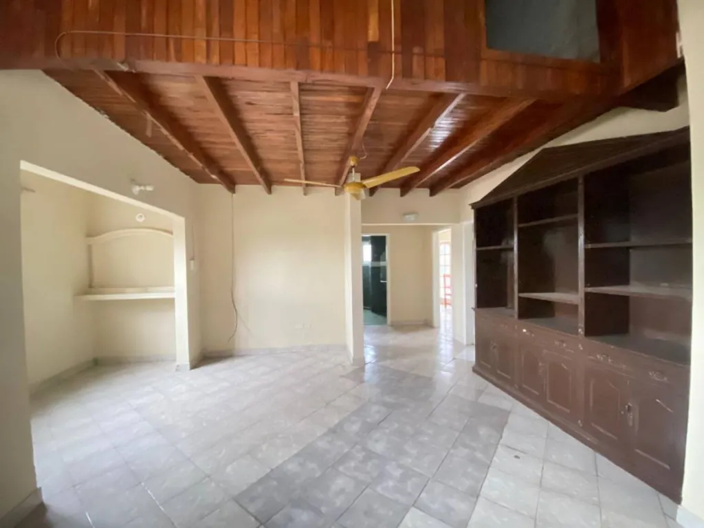 Venta de casa de dos pisos con piscina en la zona de Fernando de la Mora Norte — foto 3