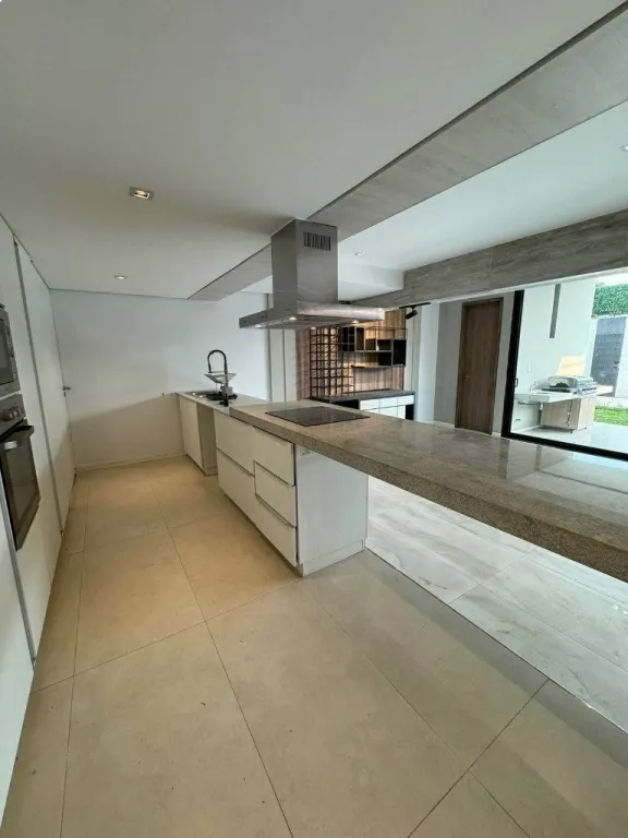 VENDO CASA EN BARRIO MBURUCUYA — foto 3