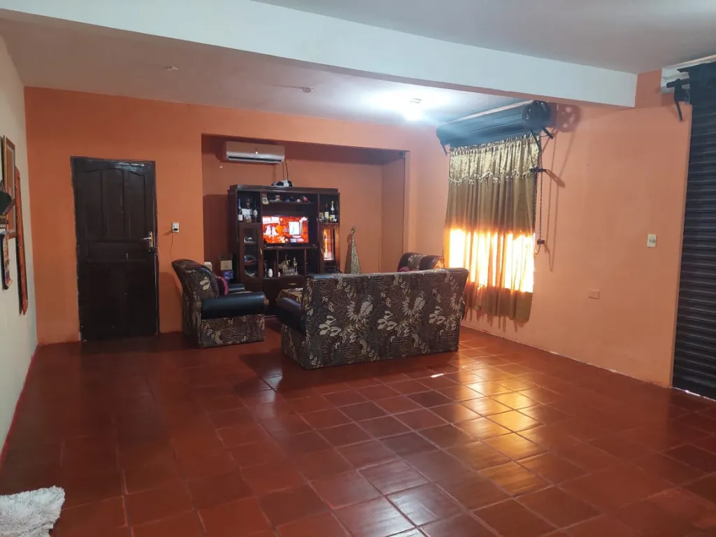 Vendo Casa en el Barrio Cañada San Rafael de la Ciudad de Luque — foto 2