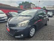 Hermoso Toyota New Vitz (moderno) Rec. Import. Sin detalles Con poco kilometraje color neg