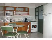 En alquiler amplio departamento completamente amoblado disponible en Barrio Nazareth