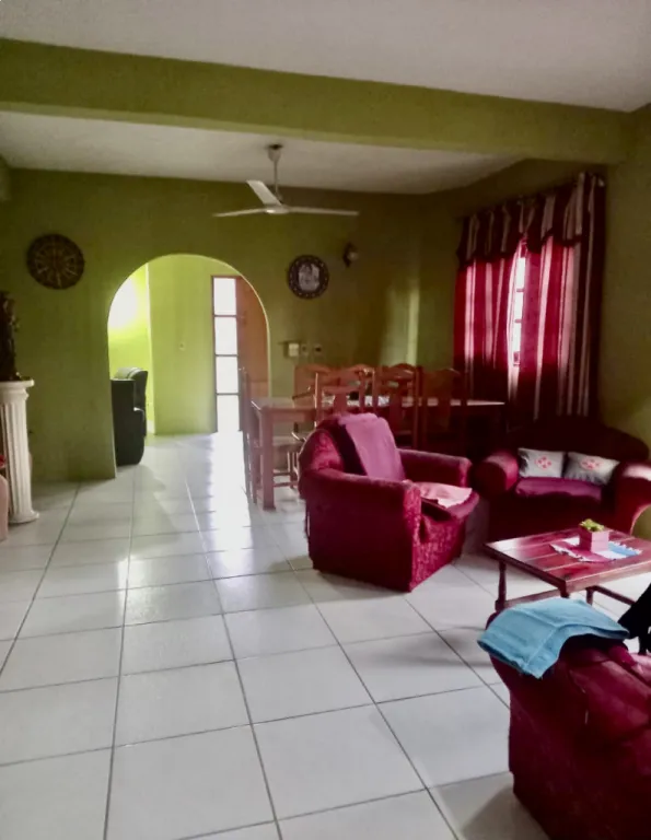 HERMOSA RESIDENCIA EN LAMBARE - SAN ISIDRO — foto 2