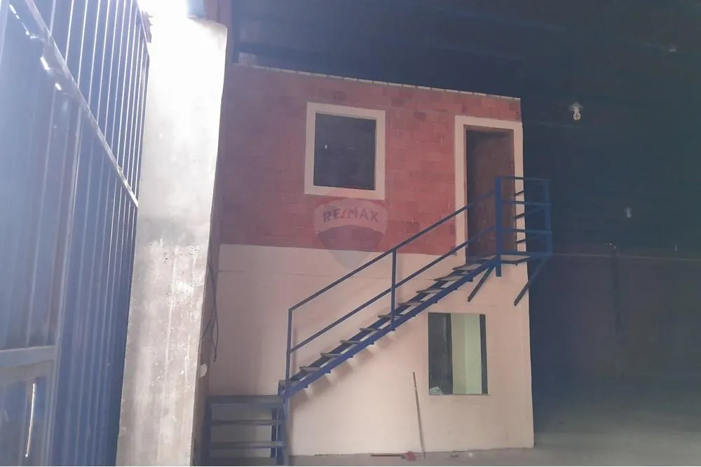 VENDO Y ALQUILO AMPLIO GALPÓN EN MARIANO ROQUE ALONSO — foto 3
