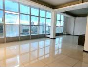 ALQUILO OFICINA EDIFICIO KUARAJY CENTER – 5° PISO