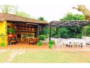VENDO CASA QUINTA EN YPANE BARRIO CHACO`I