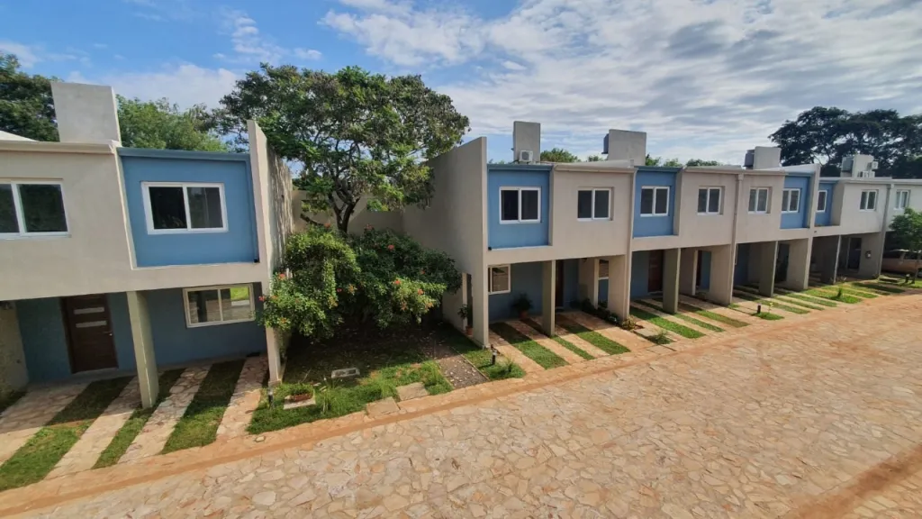 Duplex en barrio cerrado Luque — foto 3