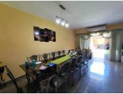 VENDO CASA DE DOS PLANTAS EN BARRIO LAURELTY LUQUE