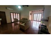 VENDO CASA EN BARRIO MBURICAÓ