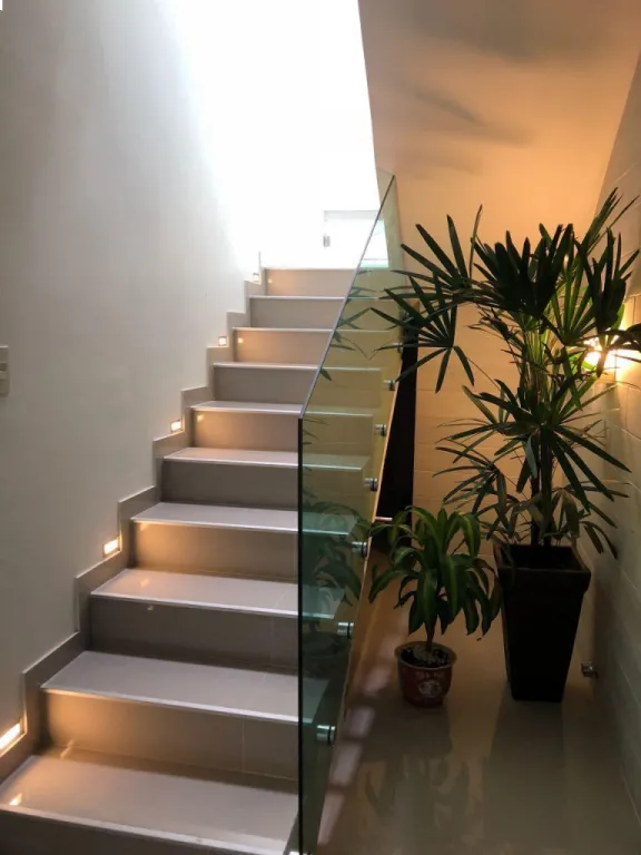 VENDO CASA EN BARRIO HERRERA DE CUATRO DORMITORIS CON PISCINA — photo 2